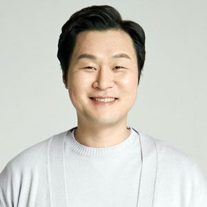 ユン・ギョンホ（윤경호 Yun Kyeong-Ho）